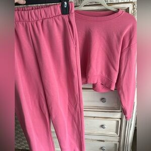 Pink Women's Sweatpants and Cropped Sweatshirt Set